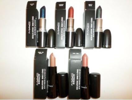 Actual product image MAC Cosmetics Powder Kiss Lipstick (Velvet Punch)