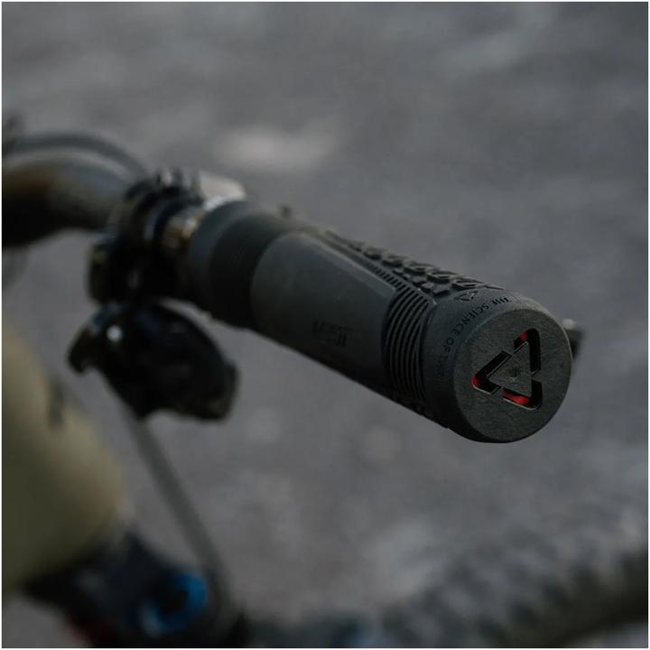 Actual product image Leatt Grips ReaFlex 6.0 #Regular Ø31mm Black