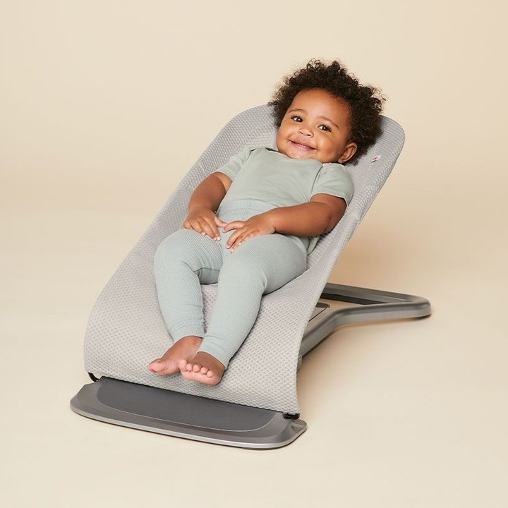 Actual product image Ergobaby 3-In-1 Evolve Babywippe Mesh inkl. Spielbügel