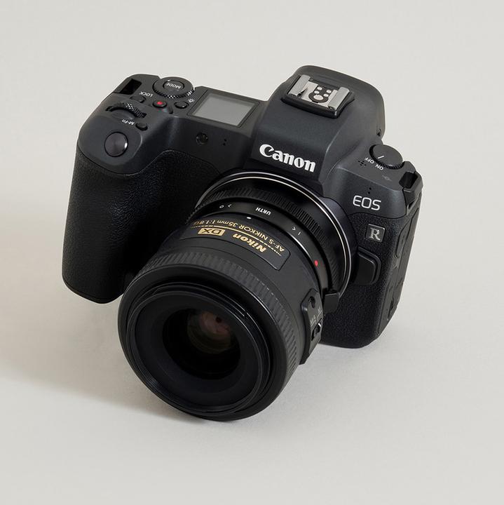 Produktbild Urth Lens Mount Adapter: Compatible with Nikon F (G Type) Lens to Canon RF Camera Body