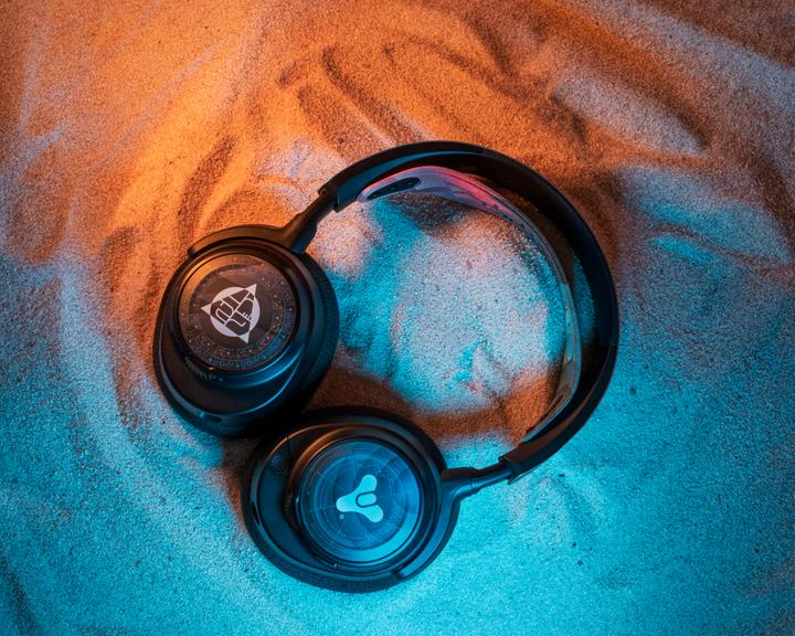 Produktbild SteelSeries Arctis Nova 7P Wireless Gaming Headset - Destiny 2 The Final Shape Edition mit In-Game Items (Kabellos)