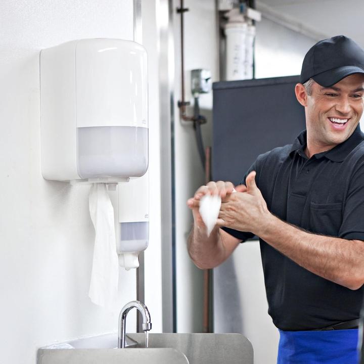 Actual product image Tork paper roll (6 x)