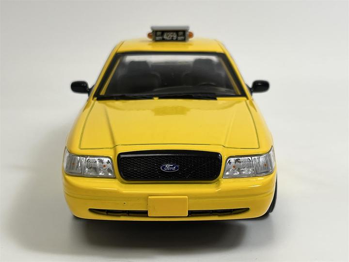 Produktbild Greenlight Collectibles Greenlight 84173 Creed 1999 Crown Victoria Philly Taxi 1:24 Scale Diecast Model