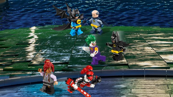 Actual product image LEGO Batman The Joker Manor (70922, LEGO DC)