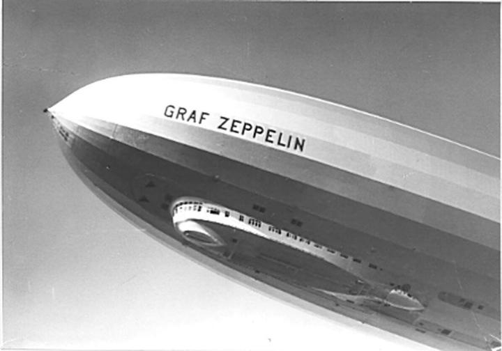 Image du produit Zeppelin Montre LZ129 GMT 7668-3 automatique (Montre numérique, 42 mm)