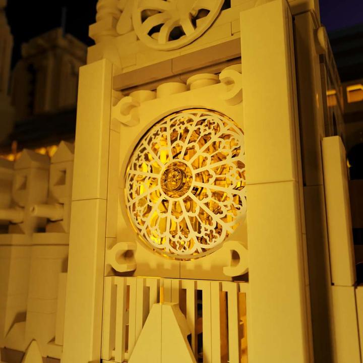 Actual product image Light my bricks LMB 2.0 Kit di illuminazione a LED per LEGO® 21061 Notre-Dame de Paris