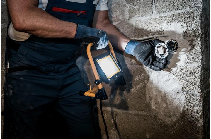 Produktbild Brennenstuhl Jaro 2010 MA (2200 lm)