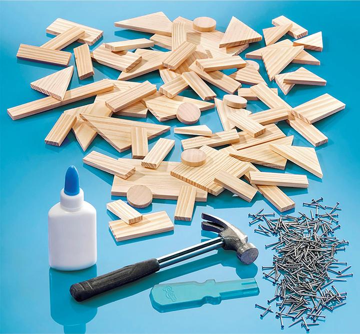 Actual product image Totum Wood and hammer set