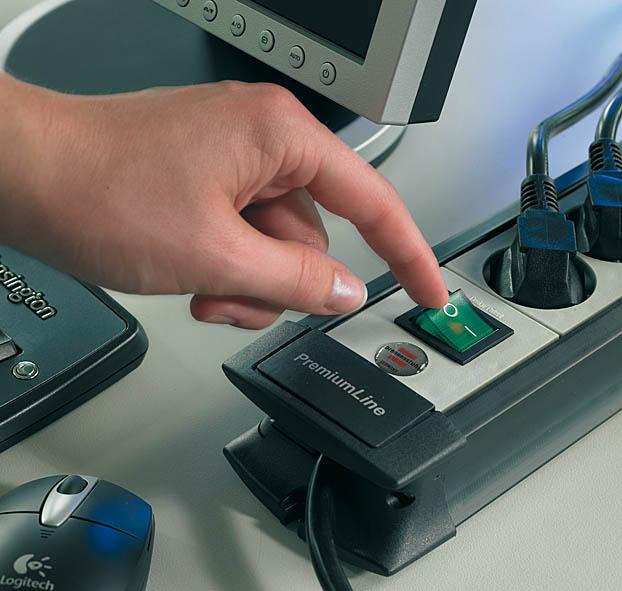 Produktbild Brennenstuhl 4-fach Verteiler schwarz mit Schalter Länge 325 mm (4x, 1.80 m)