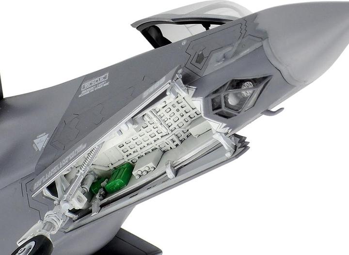 Actual product image Tamiya 1:72 I/T F-35A Lightning II
