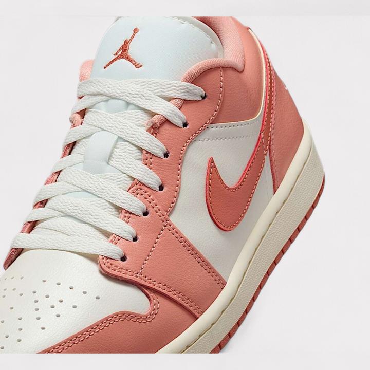 Produktbild Nike Air Jordan 1 Low (40)