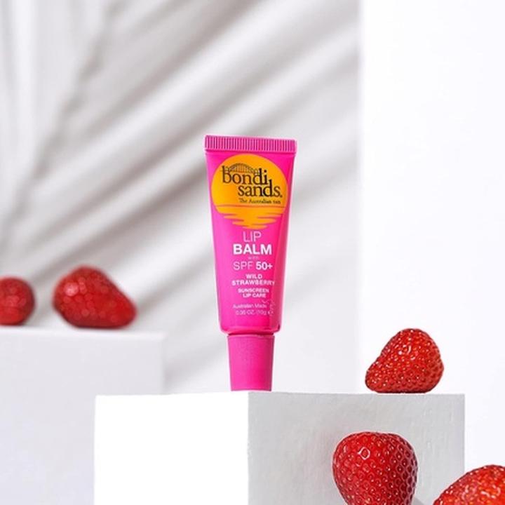 Produktbild Bondi Sands Lip Balm SPF 50 Wild Strawberry Moisturizing Lip Care with Sun Protection 10g (Lippenbalsam, 10 ml)