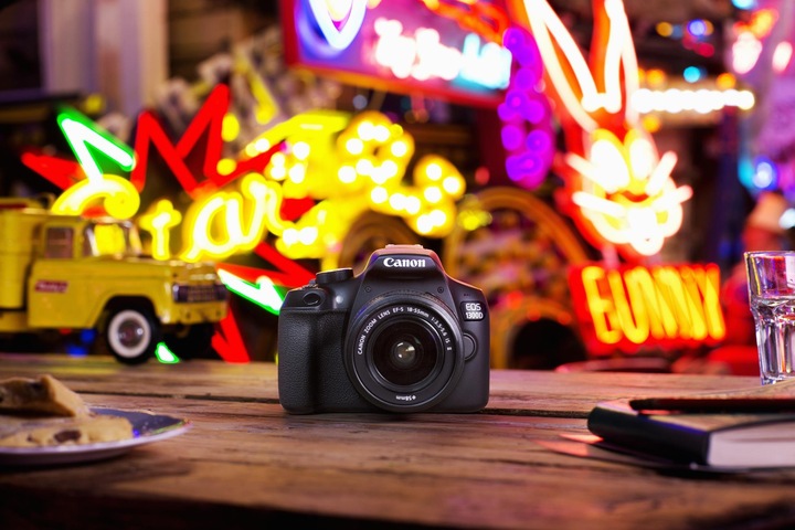 Actual product image Canon EOS 1300D IS Power Kit (18 Mpx, APS-C / DX)