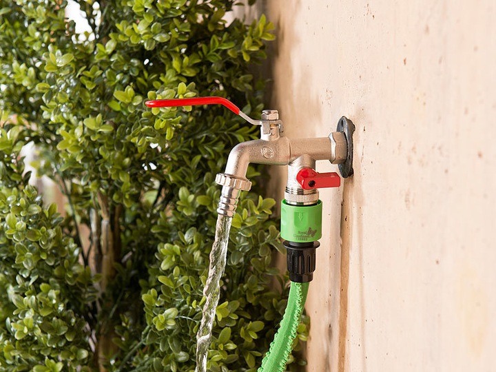 Produktbild Royal Gardineer 2er-Set Doppel-Wasserhähne