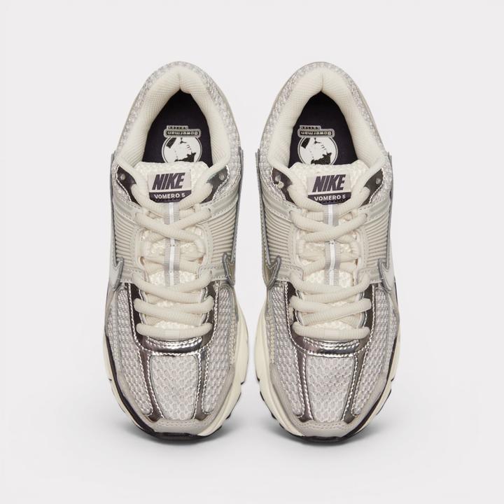 Image du produit Nike Zoom Vomero 5 Photon Dust Metallic Silver (Women's) (40)