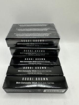 Produktbild Bobbi Brown Skin Concealer Sand Stick (Sand)