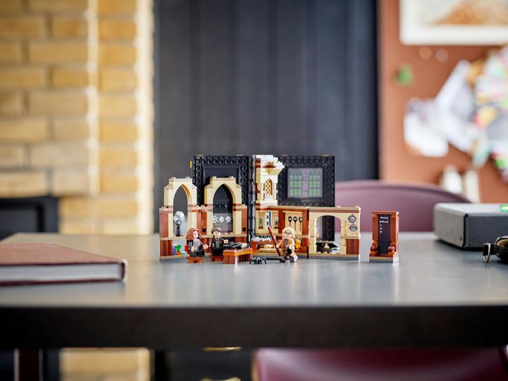 Produktbild LEGO Hogwarts Moment: Verteidigungsunterricht (76397, LEGO Harry Potter)