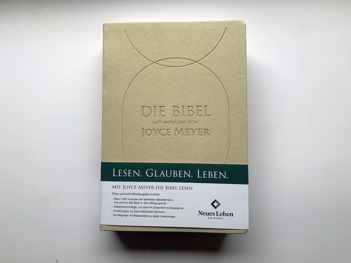 Actual product image Die Bibel mit Impulsen von Joyce Meyer, Kunstlederausgabe (German, Joyce Meyer, 2024)