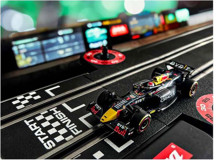 Actual product image Carrera Red Bull Racing Verstappen No.1