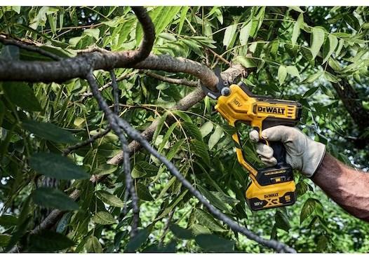 Actual product image DeWalt Battery lopping shears