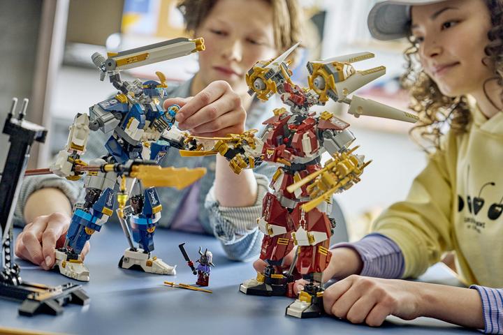 Produktbild LEGO Die Zwillings-Titanmechs (LEGO Ninjago)