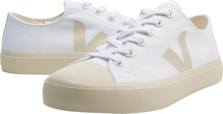 Actual product image Veja Wata II Low (38)