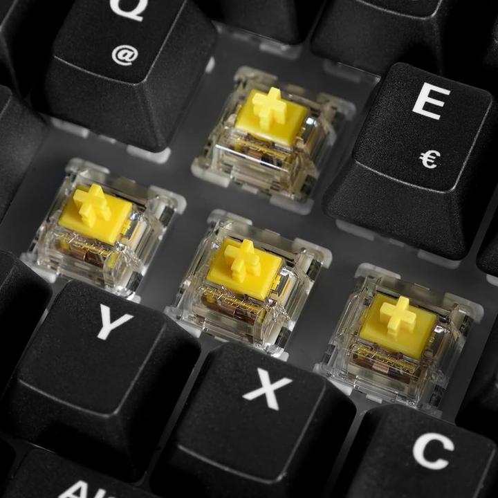 Actual product image Sharkoon SKILLER SGK50 S3 Wood PBT (holz/schwarz, FR-Layout, Gateron G Pro 3.0 Yellow) (Germany, Cable)