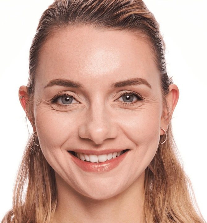 Actual product image Catrice Invisible Cover Foundation (035C)