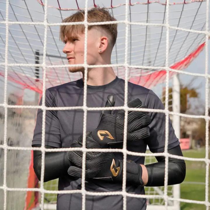 Produktbild Catch & Keep Fussballhandschuhe Invictus Black Gold Gr. 8 Torwart Goalie Handschuhe (8)