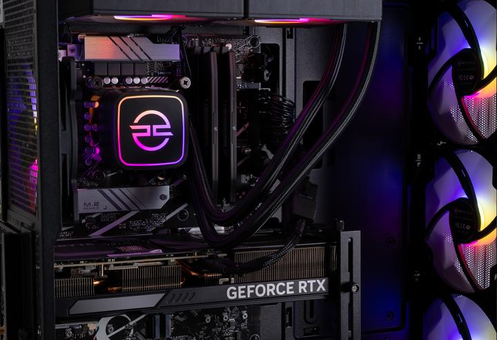 Produktbild PCSpecialist V6 - Core i7 RTX 5070 (1000 GB, 32 GB, Intel Core i7-14700F, GeForce RTX 5070)