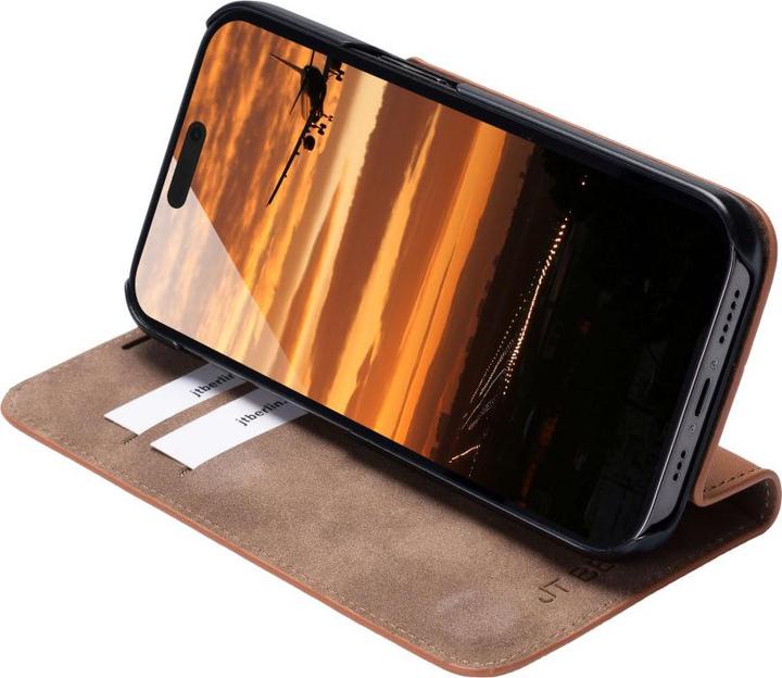 Produktbild JT Berlin iPhone 15 Pro Max - Tegel Flip Case cognac (Apple iPhone 15 Pro Max)