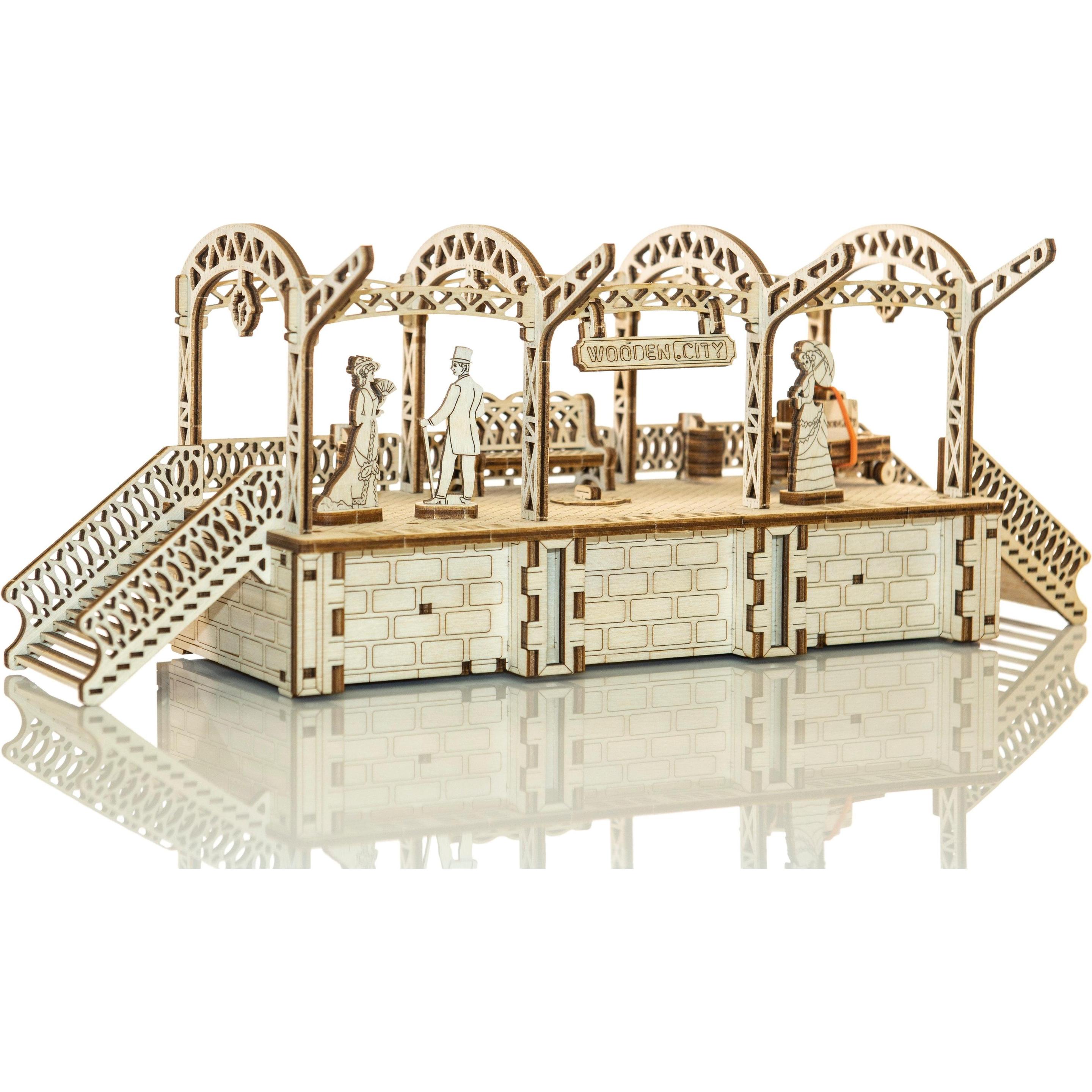 WoodenCity Bahnstation