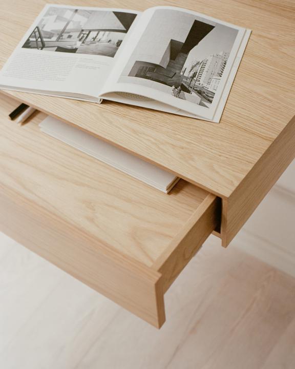 Actual product image New works Tana (85 x 47.5 x 58 cm)