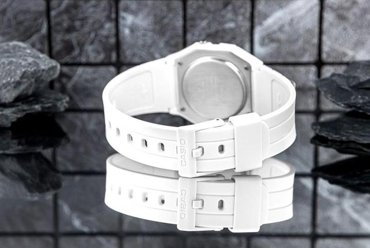 Actual product image Casio Vintage - F-91WB-7AEF (Digital watch, 35 mm)