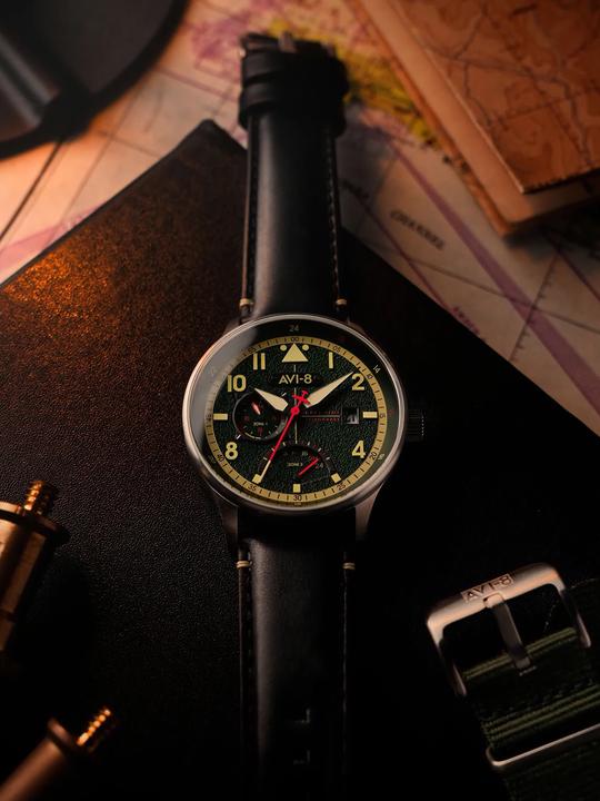 Produktbild AVI-8 AV-4101-0A Hawker Hurricane McKellar Dual Time (Fliegeruhr)
