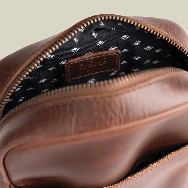 Actual product image Buckle & Seam Leder Crossbody Bag Runner Braun/Dots