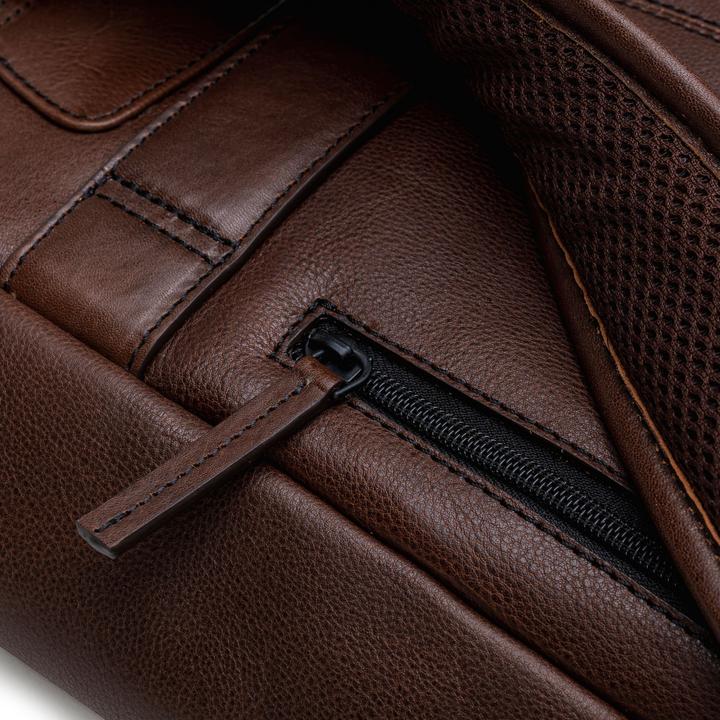 Actual product image Farmhood Memphis backpack leather 41 cm laptop compartment (13 l)