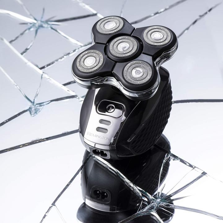 Actual product image Remington Ultimate Series Headshaver