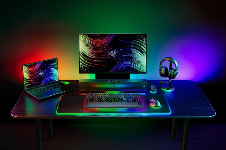Actual product image Razer BlackWidow V4 Pro Mechanical Gaming Keyboard, Yellow Switch, US Layout, Wired, Black (Eng. Int., Cable)