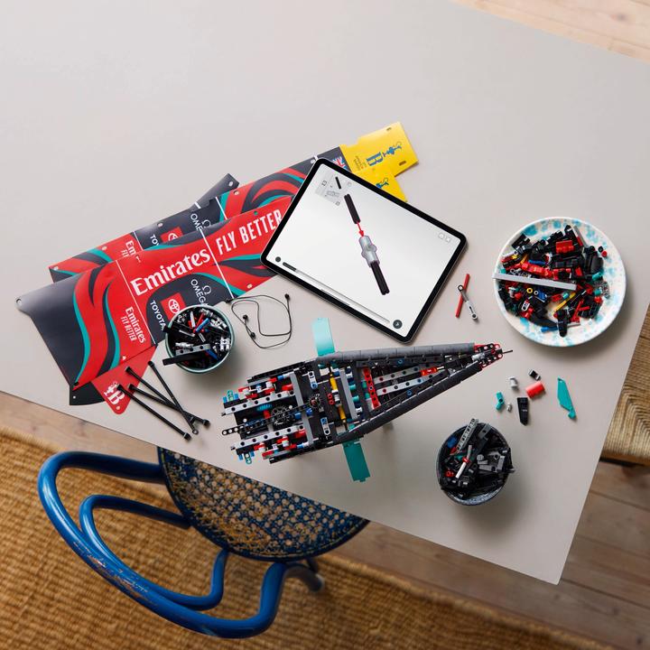 Immagine prodotto LEGO Lo yacht da regata AC75 di Emirates Team New Zealand (42174, LEGO Technic)