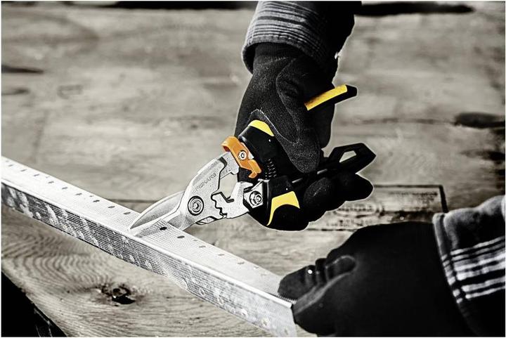 Actual product image Fiskars PowerGear Aviation tin snips, straight cut