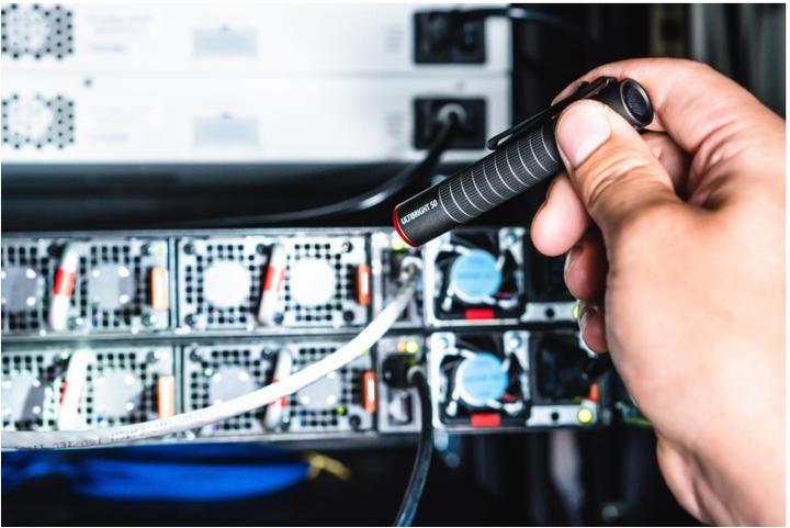 Image du produit Emos CREE LED Lampe de poche métallique Ultibright 50, 100lm, 1xAAA (9.80 cm, 100 lm)