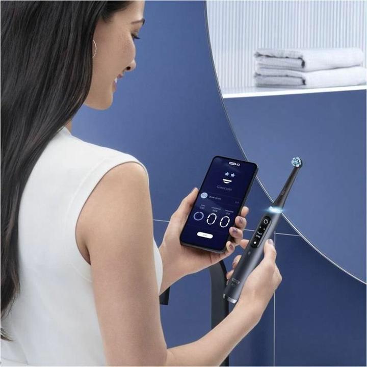 Actual product image Oral-B iO Series 9 (Oscillating toothbrush)