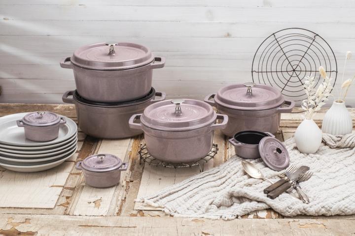 Productafbeelding Staub Mini cocotte 10 cm, rond, kersenbloesem, gietijzer (10 cm, Braadpan + kasserol, Gietijzer)