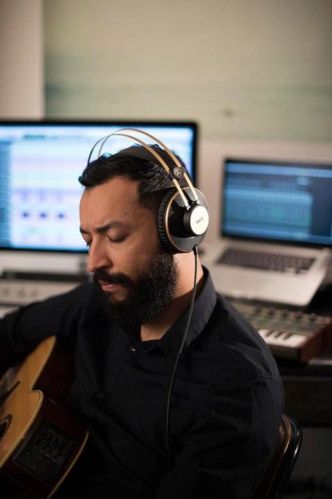 Produktbild AKG K92 Headphones Wired Head-band Music Black, Gold (NC, Kabelgebunden)