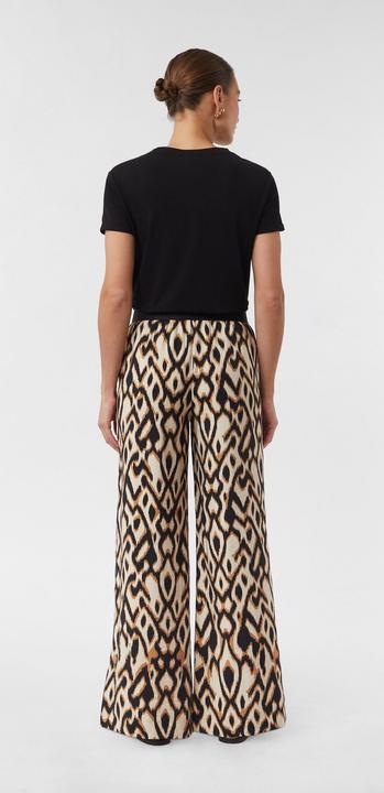 Image du produit Comma T-Shirt Jersey-T-Shirt mit Stickerei und V-Ausschnitt (34)