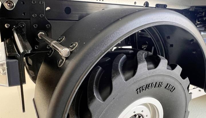 Immagine prodotto Amewi Mercedes-Benz Unimog, trasportatore di attrezzi 4WD (RTR pronto all'uso)