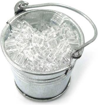 Xtra Eimer mit Eiswürfeln