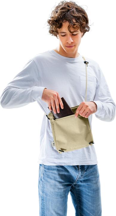 Actual product image Deuter Walker 24 (24 l)