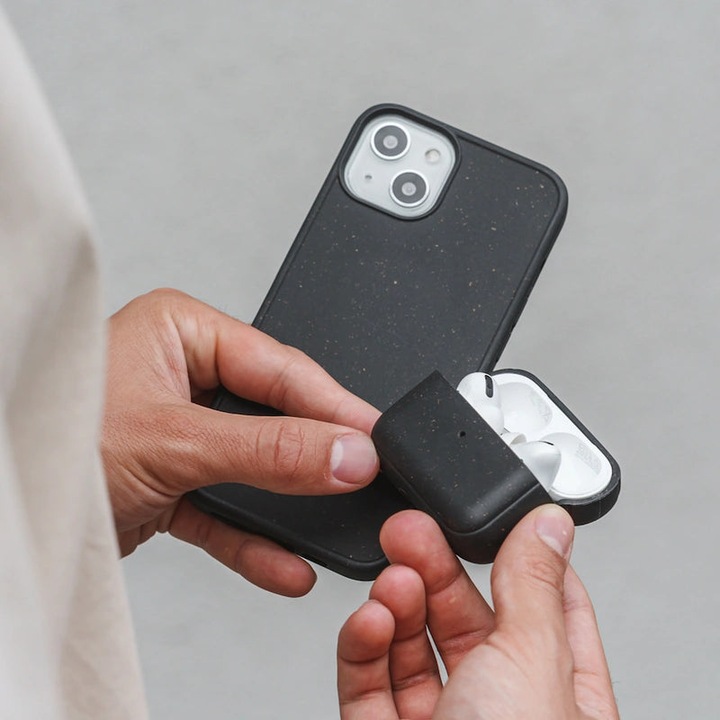 Actual product image Woodcessories BioCase (Apple iPhone 14)